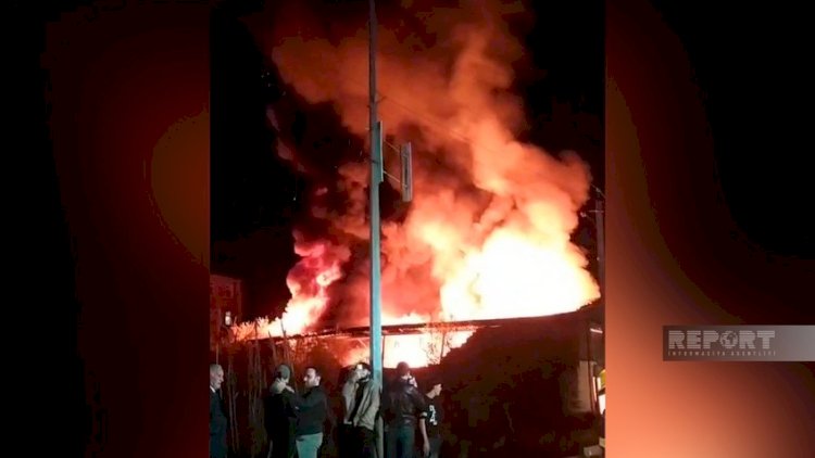    Göyçayda vətəndaşa məxsus yardımçı tikili yanaraq külə döndü   