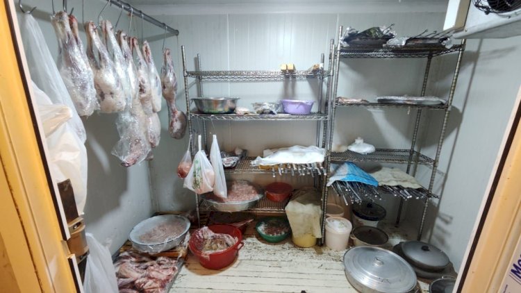    Nərimanovda fəaliyyət göstərən restoranda nöqsanlar aşkarlandı - FOTOLAR   