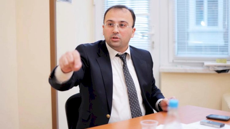    “Şərurlu”nun maarifçiliyi: “Bu adam həqiqətən...”   