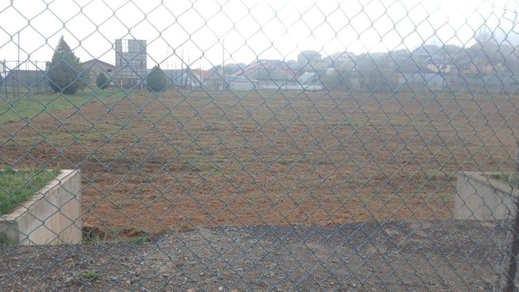    Azərbaycanda şok: Futbol stadionunu şumladılar   - FOTOLAR