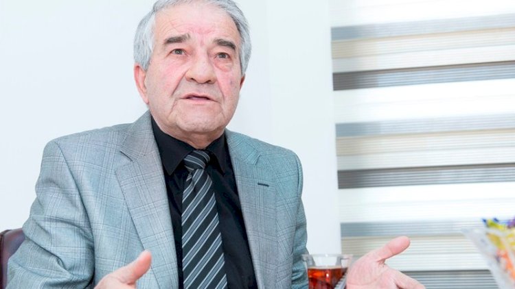    “Sən də deyirsən ki, düşək Kürdəmirdə, bir çay içək...”   