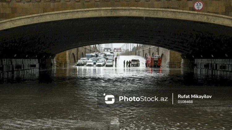    Bakıda bu körpünü su basdı - FOTOLAR   