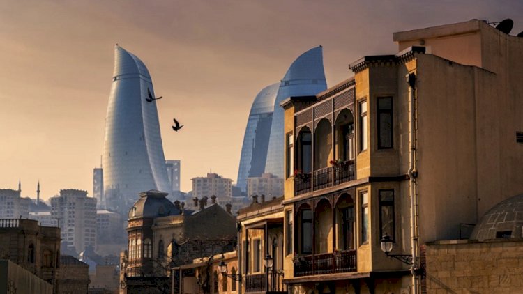    Bakıdan inanılmaz görüntü –   Fantaziya yoxsa reallıq? + VİDEO