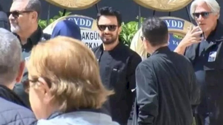    Tarkan anasının dəfnində - VİDEO   