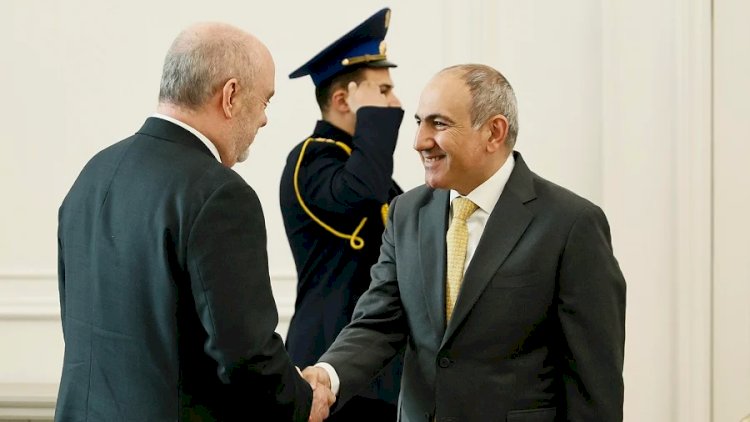    Sinirlioğlu Paşinyanla görüşdü: Ərdoğana yaxınlığı ilə bilinən...   