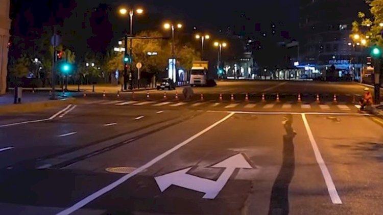    Bakının mərkəzi küçələrinin birində avtobus zolağı təşkil edildi   