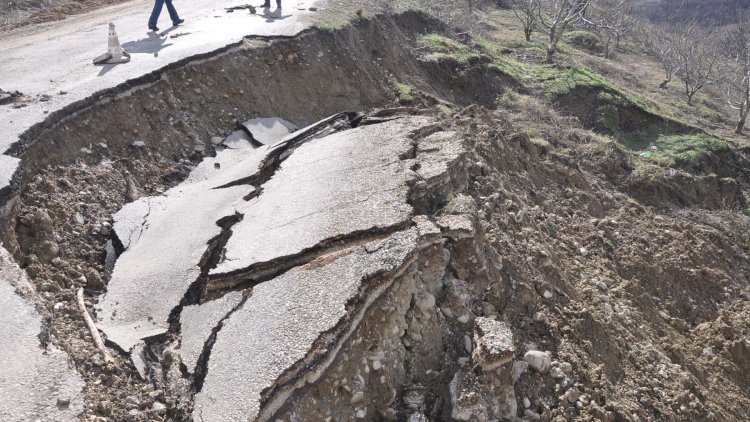    Şamaxıda torpaq sürüşməsi baş verdi   