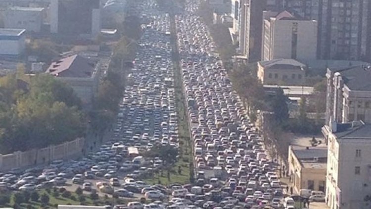    Sürücülərin nəzərinə- Bu yollar tıxaclıdır   
