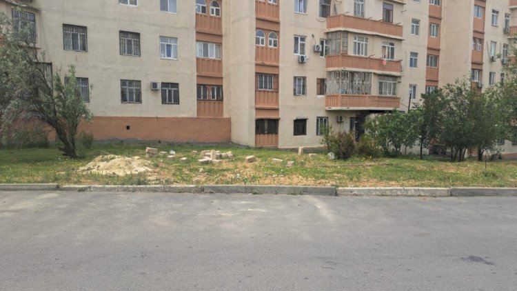    Yeni Günəşlidə binaya bitişik köşk söküldü   