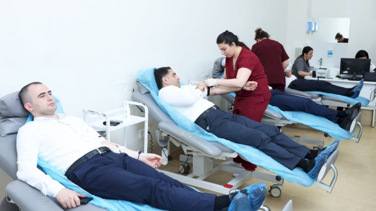    İqtisadiyyat Nazirliyinin əməkdaşlarının iştirakı ilə qanvermə aksiyası keçirilir - Foto   