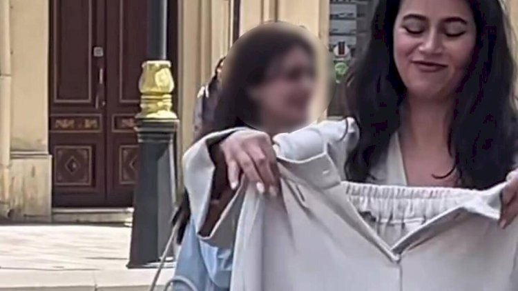    Bloqer küçədə soyunub mağazanı reklam etdi - Video   