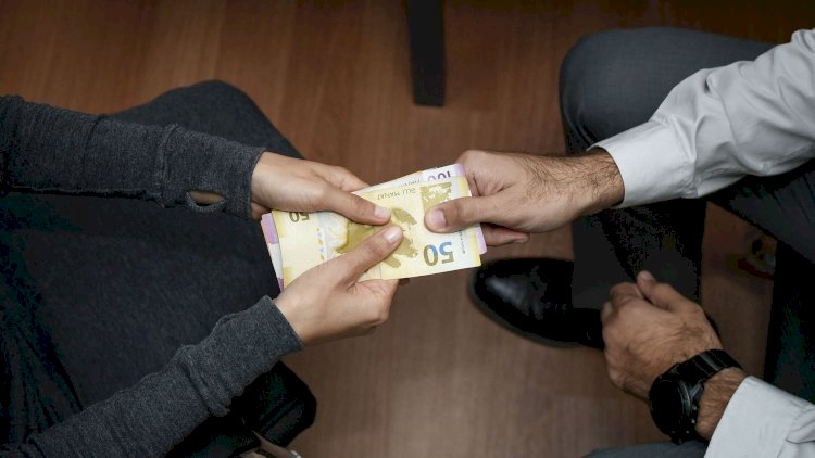    85 minlik dələduzluq: “Yüksək əlaqəli şəxs” tutuldu   