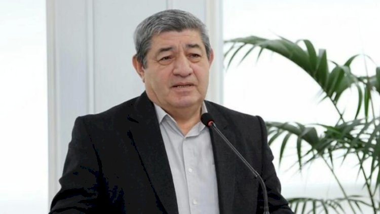    “Voopşe”, “tak çto”, “znaçit” sözlərini dilimizin lüğətinə daxil etməliyik” - Nizami Cəfərov   