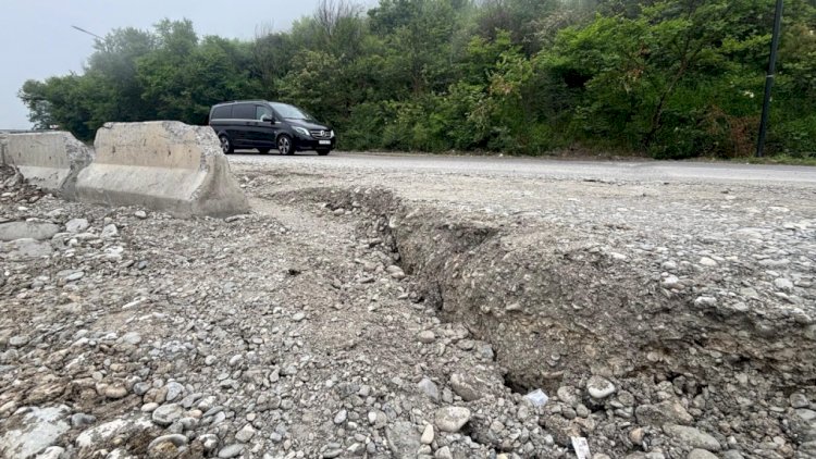    Ağsu aşırımında torpaq sürüşməsi yenidən aktivləşdi - FOTOLAR   