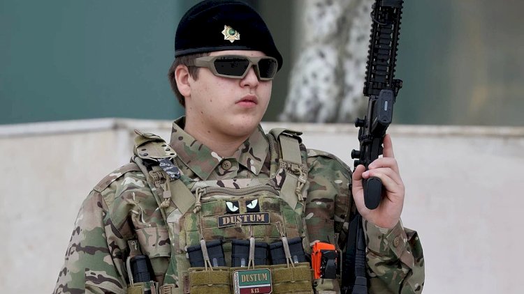    Ramzan Kadırovun 17 yaşlı oğluna 10 günə iki medal verildi   
