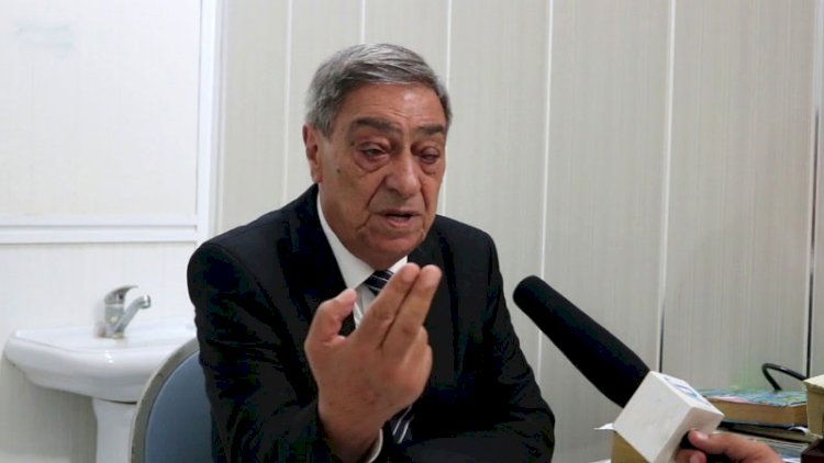    “Hökumətin dərdi, bir tərəfdən, millətin dərdi, bir tərəfdən, insanın beynini xarab edir”   