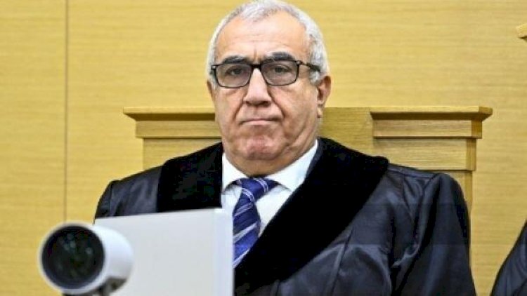    Keçmiş hakim vəkil fəaliyyətinə başlayır   