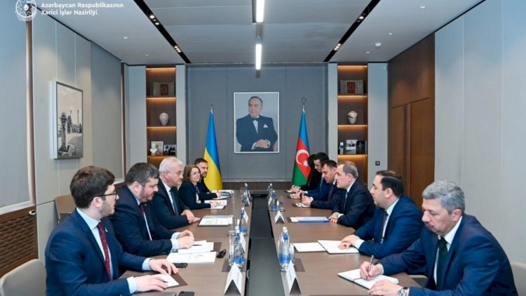    Ceyhun Bayramov Ukrayna xarici işlər naziri Andrey Sibiqa ilə görüşdü   