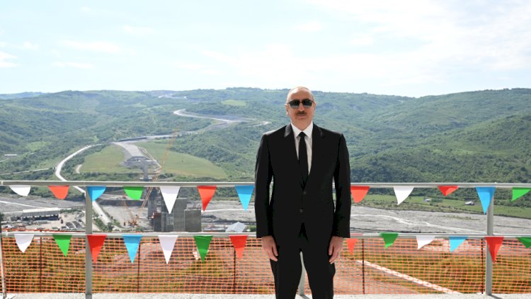    Prezident Bakı-Qəbələ avtomobil yolunda görülən işlərlə tanış olub - FOTOLAR   