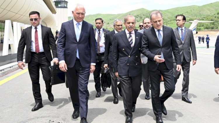    Şahbaz Şərifin təyyarəsi Laçında eniş etdi   