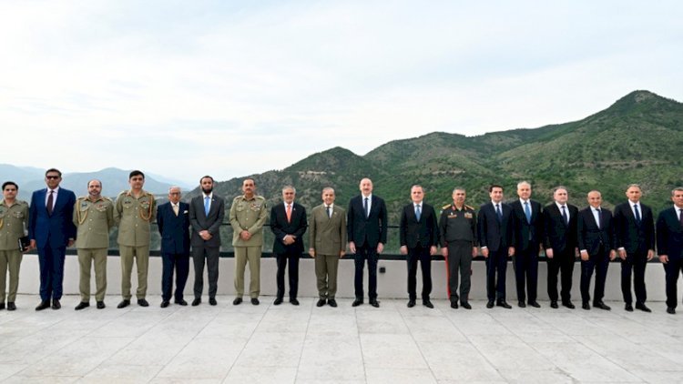    Laçında İlham Əliyevin Şahbaz Şəriflə nahar əsnasında geniş tərkibdə görüşü oldu   