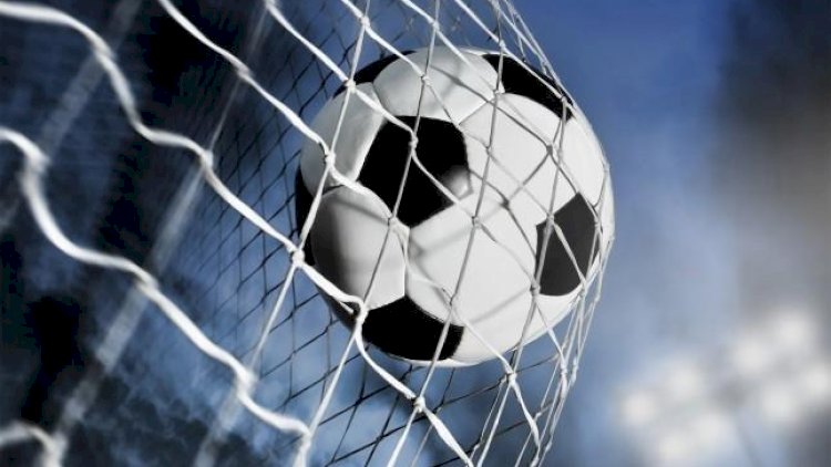    Mövsümün ən yaxşı futbolçuları - Siyahı   