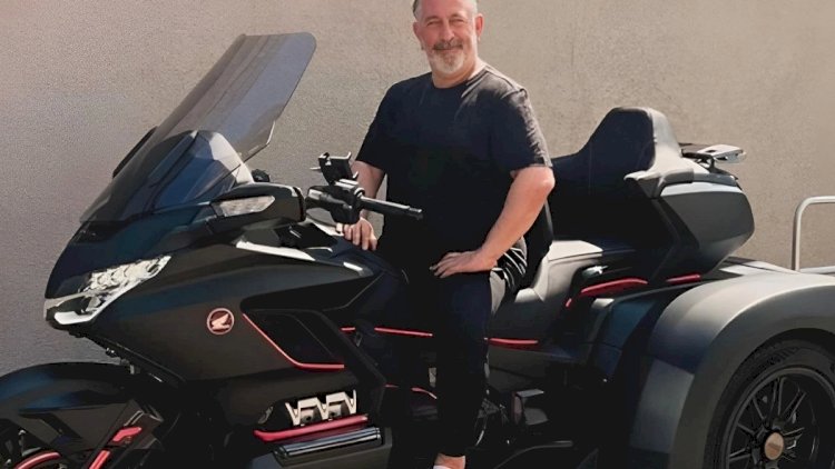    Cem Yılmaz 2.5 milyonluq motosikletini nümayiş etdirdi   