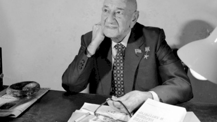    Süleyman Rüstəm Xalq artistini necə aldadıb... - “Bu, yəqin, pərəstişkarım olan qızların işidir”   