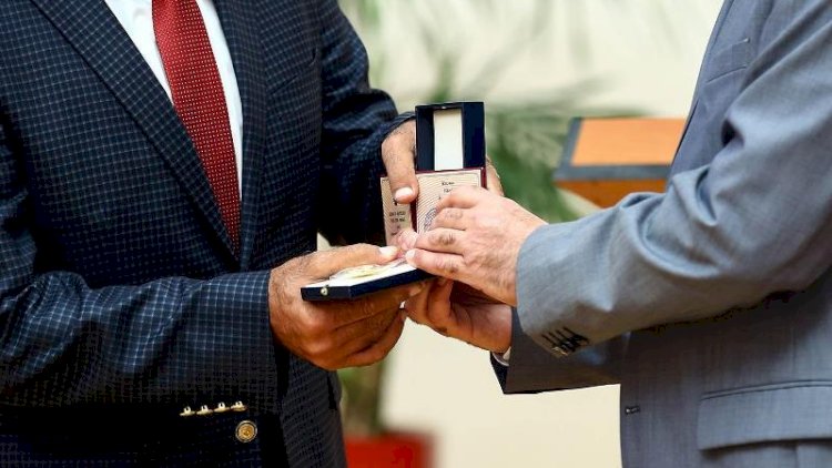    Fəxri adlara görə aylıq təqaüdün məbləği çoxaldı   
