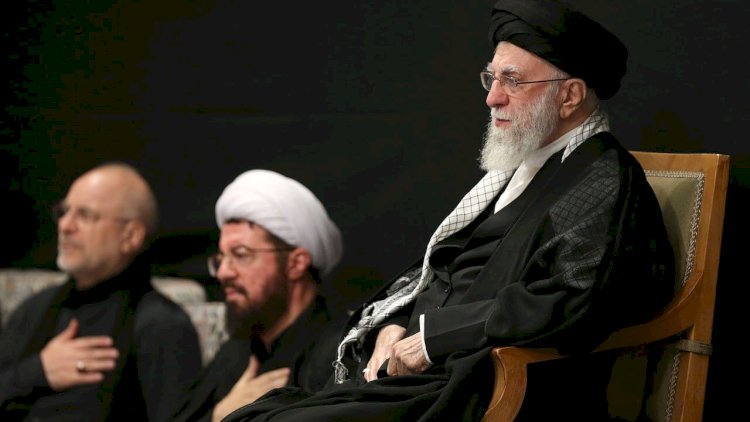    Ayətullah Xamnəi, nəhayət, ictimaiyyət qarşısına çıxdı   
