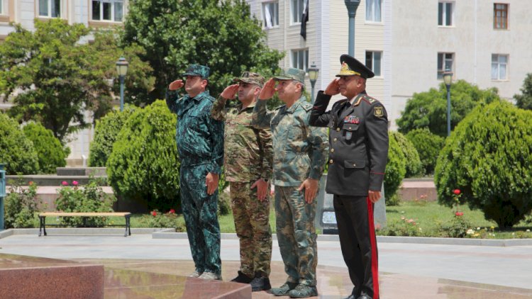    Hərbi prokuror sərhədçilərlə birlikdə   