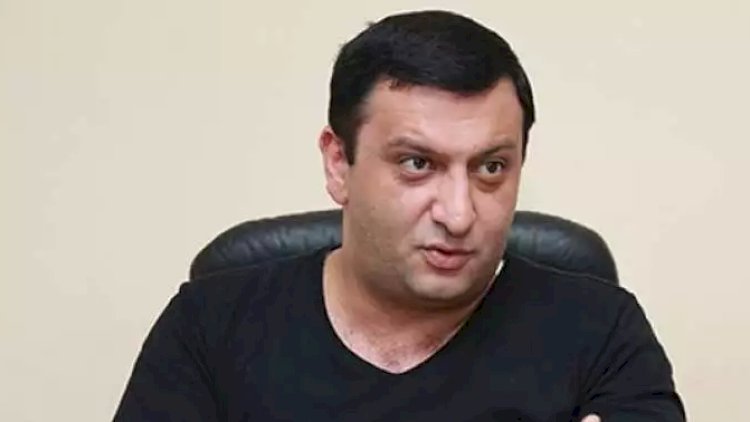    Müşviq  atasını itirdi   