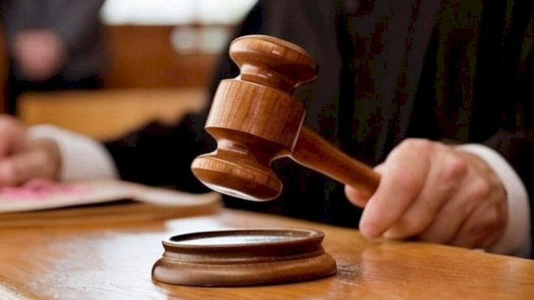    40 manata görə qohumuna 5 bıçaq zərbəsi vuran şəxs azadlığa çıxdı   