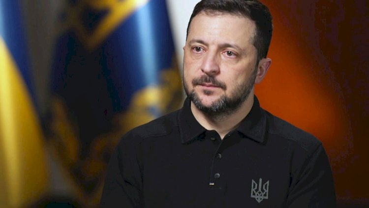    Zelenski Bazar ertəsi Amerikaya gedir   