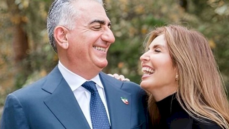    Rza Pəhləvi mübarizəni dayandırır   