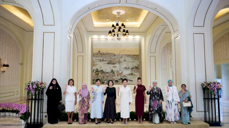   Mehriban Əliyeva liderlərin xanımları ilə gəmi gəzintisində - Fotolar   