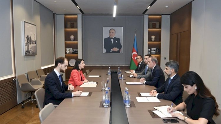    Fransa səfiri etimadnaməsinin surətini Ceyhun Bayramova təqdim etdi   
