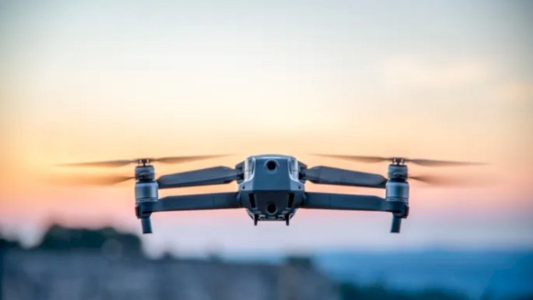    Fransada ukraynalı hərbçilərin təlim keçdiyi bazanın üzərində dronlar göründü   