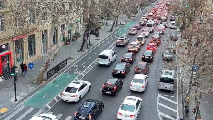    Paytaxtın “butulka effektli” yolları –   Problemdən çıxış yolu nədir?