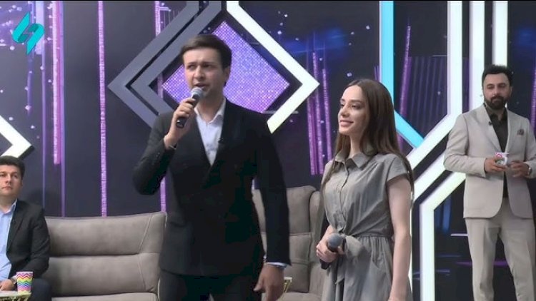    Efirdə maraqlı an -   Duet ortağının barmağına üzük taxdı
