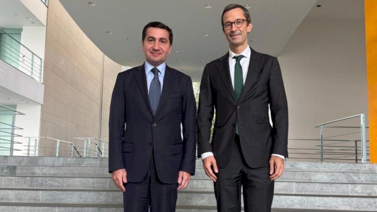    Hikmət Hacıyev Almaniya kanslerinin müşaviri ilə görüşdü   