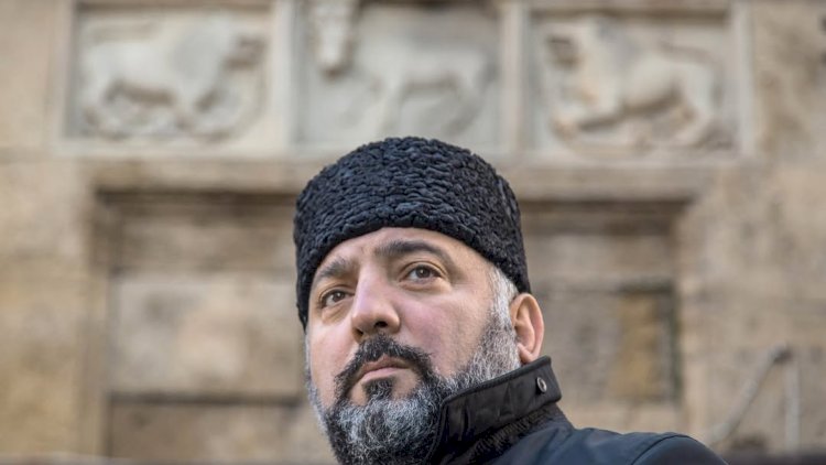    “İnsan yaşa dolduqca, onun ruhu daha dürüst və sadə olur”   