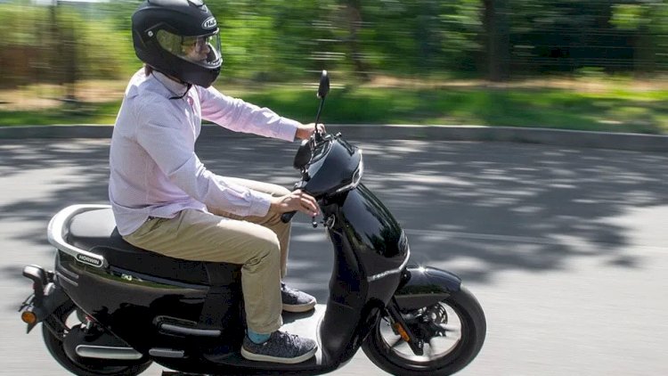    Moped idarə etmək üçün sürücülük vəsiqəsi tələb olunacaq   