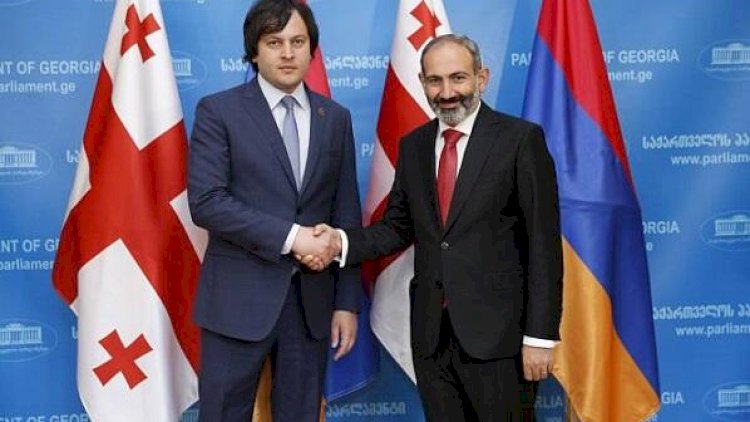    Kobaxidze Paşinyanla görüşdü   