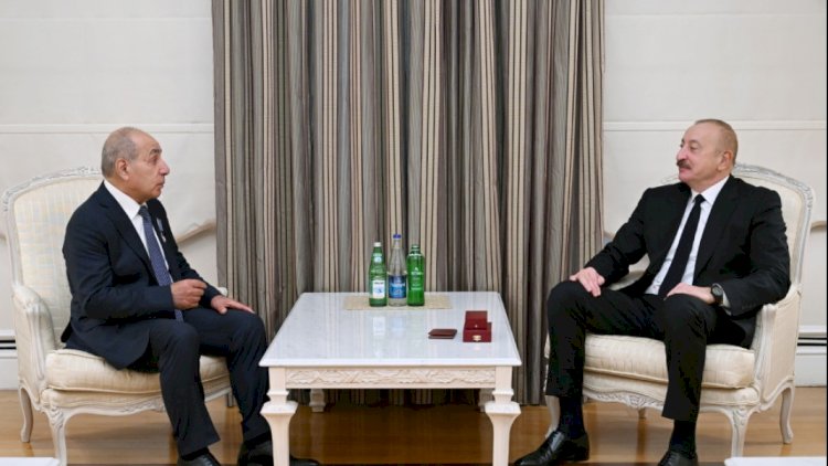    İlham Əliyev Yaqub Eyyubova “İstiqlal“ ordenini təqdim etdi   