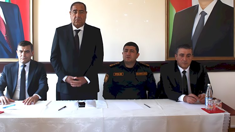    Saxlanılan icra başçısının adı hansı qalmqallarda hallanıb?   