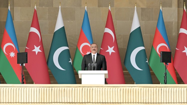    İlham Əliyev və Rəcəb Tayyib Ərdoğan Bakıda keçirilən hərbi paradda çıxış etdi   