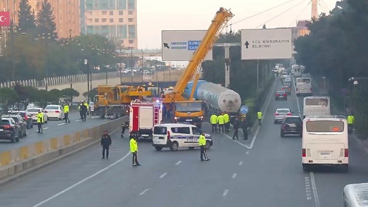    Bakıda qəza: Sumqayıt istiqamətində yol bağlandı   