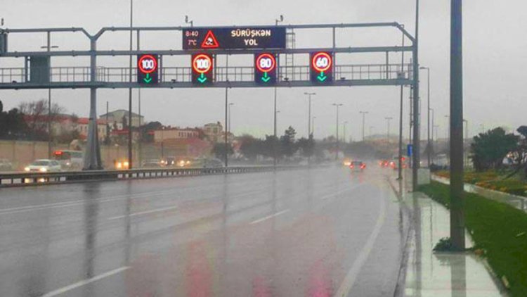    Bu yolda sürət həddi endirildi   