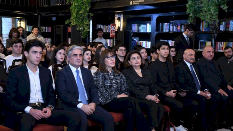    “Vətən Müharibəsi tarixi” kitabının ingilis və rus dillərində təqdimatı keçirildi   